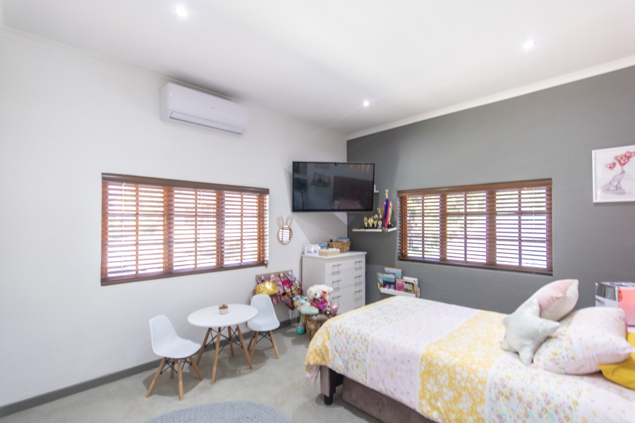 6 Bedroom Property for Sale in Club Nautique North West